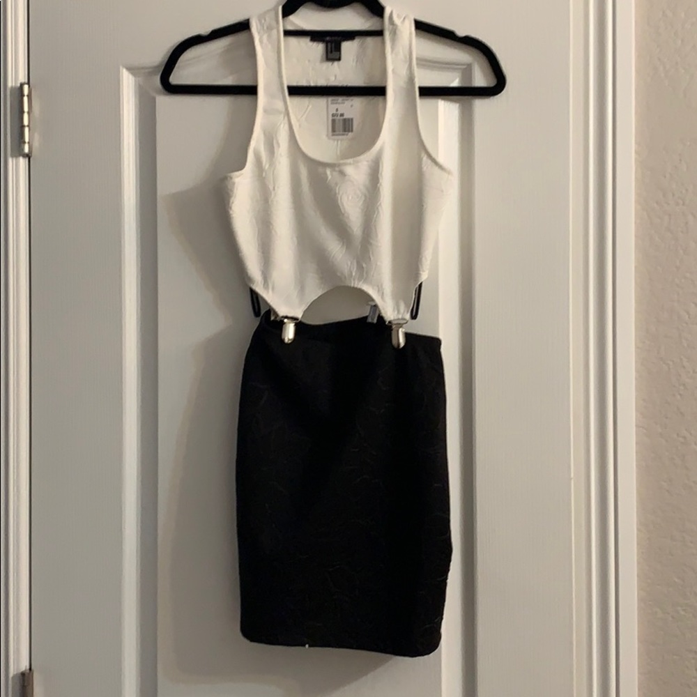 BNWT White and black rose detailed 2 piece dress